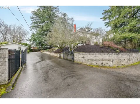 2611 S Troutdale Road Troutdale OR 97060