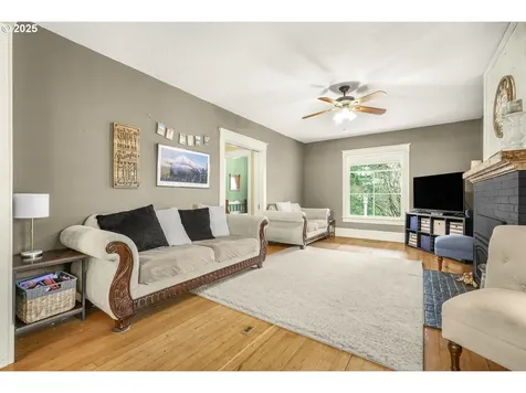 2611 S Troutdale Road Troutdale OR 97060