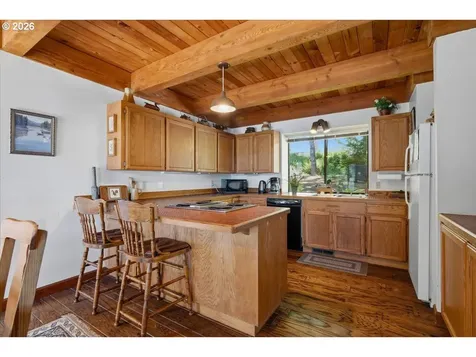 71616 Northshore Drive Birkenfeld OR 97016