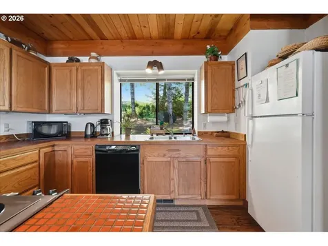 71616 Northshore Drive Birkenfeld OR 97016