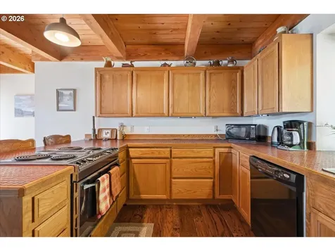 71616 Northshore Drive Birkenfeld OR 97016