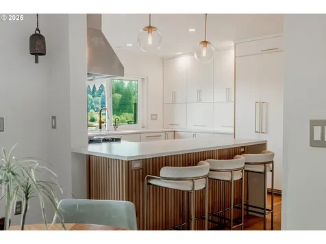 19150 Nixon Avenue West Linn OR 97068