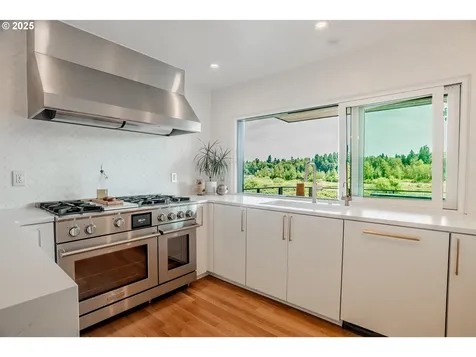 19150 Nixon Avenue West Linn OR 97068