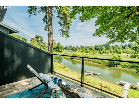 19150 Nixon Avenue West Linn OR 97068