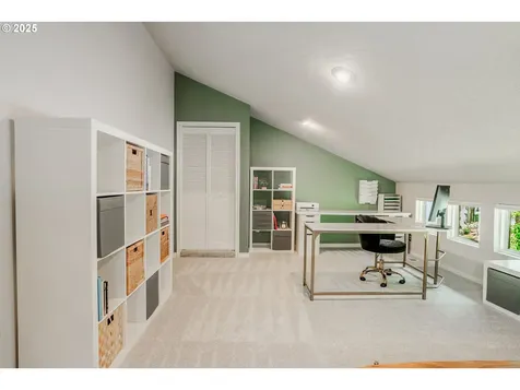 19150 Nixon Avenue West Linn OR 97068