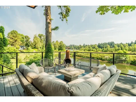 19150 Nixon Avenue West Linn OR 97068