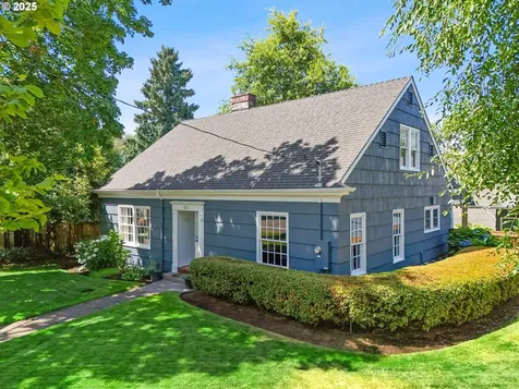 7001 SE 35th Avenue Portland OR 97202