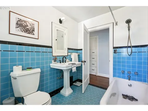 7001 SE 35th Avenue Portland OR 97202