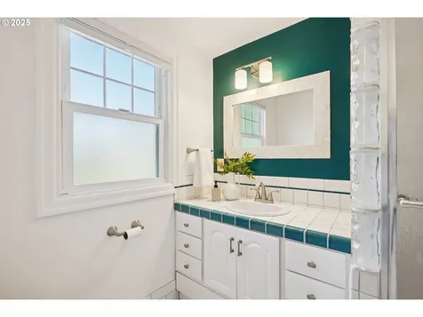 7001 SE 35th Avenue Portland OR 97202