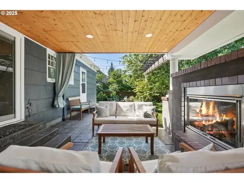 7001 SE 35th Avenue Portland OR 97202