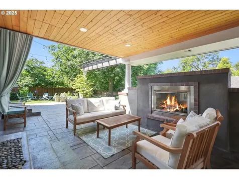 7001 SE 35th Avenue Portland OR 97202