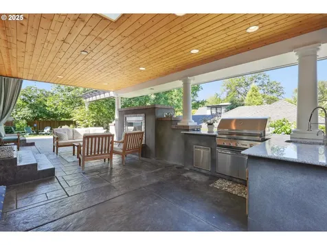7001 SE 35th Avenue Portland OR 97202