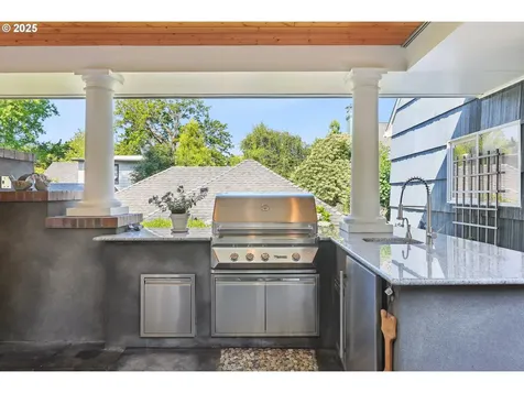 7001 SE 35th Avenue Portland OR 97202