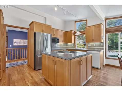 15017 NW Oakmont Loop Beaverton OR 97006