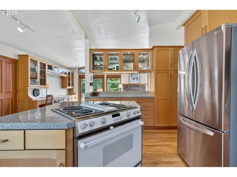 15017 NW Oakmont Loop Beaverton OR 97006