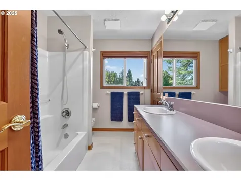 15017 NW Oakmont Loop Beaverton OR 97006
