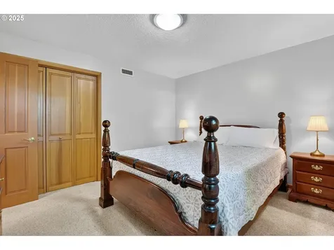 15017 NW Oakmont Loop Beaverton OR 97006