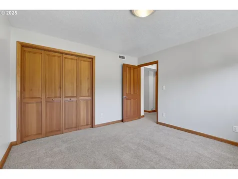 15017 NW Oakmont Loop Beaverton OR 97006