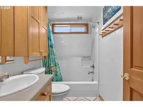 15017 NW Oakmont Loop Beaverton OR 97006