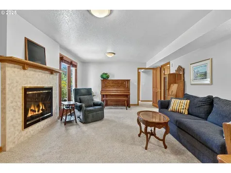 15017 NW Oakmont Loop Beaverton OR 97006