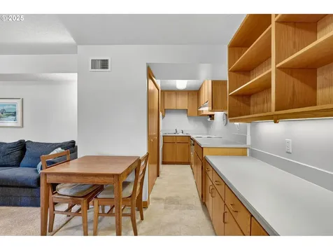 15017 NW Oakmont Loop Beaverton OR 97006