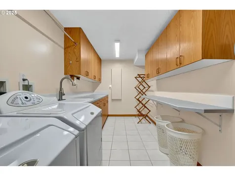 15017 NW Oakmont Loop Beaverton OR 97006
