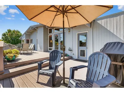 15017 NW Oakmont Loop Beaverton OR 97006