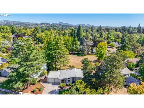 15017 NW Oakmont Loop Beaverton OR 97006