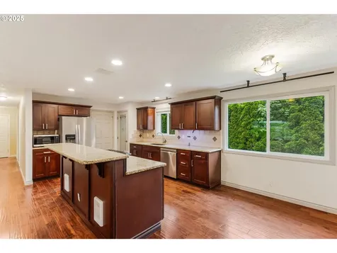 9608 NE 114th Avenue Vancouver WA 98662
