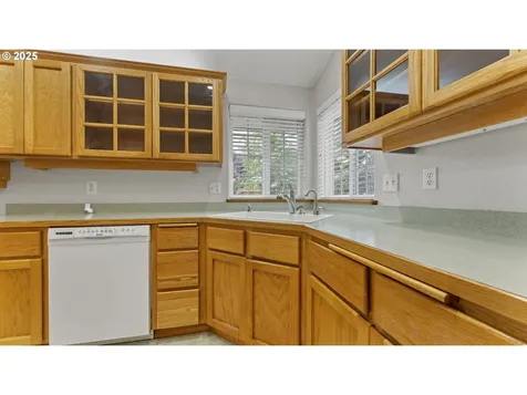 139 Redrock Way Eugene OR 97404