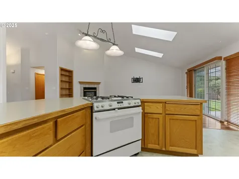139 Redrock Way Eugene OR 97404