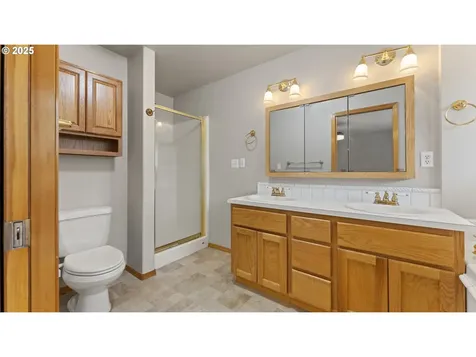 139 Redrock Way Eugene OR 97404