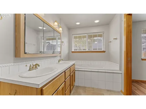 139 Redrock Way Eugene OR 97404