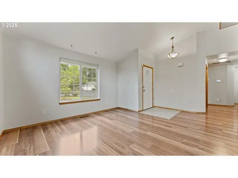 139 Redrock Way Eugene OR 97404
