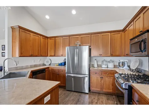 203 Copper Way Creswell OR 97426