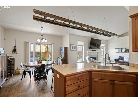 203 Copper Way Creswell OR 97426