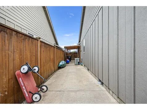 203 Copper Way Creswell OR 97426