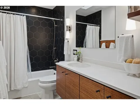 4212 Q Circle Washougal WA 98671