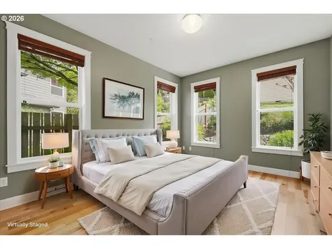 909 N 9th Way Ridgefield WA 98642