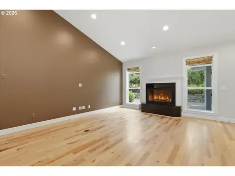 909 N 9th Way Ridgefield WA 98642