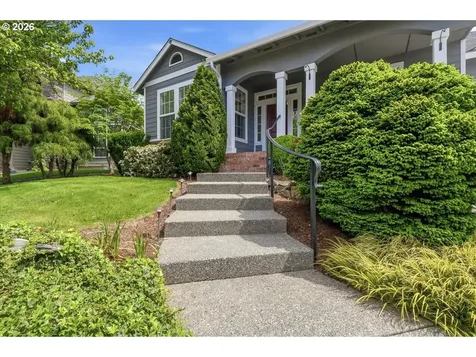909 N 9th Way Ridgefield WA 98642