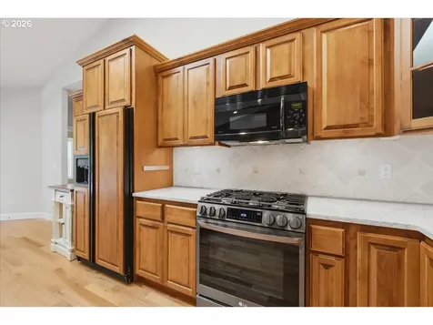 909 N 9th Way Ridgefield WA 98642