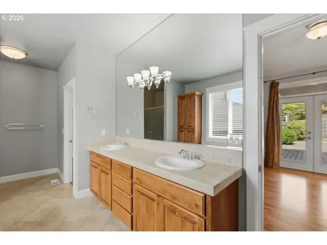 909 N 9th Way Ridgefield WA 98642