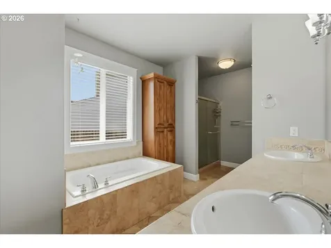909 N 9th Way Ridgefield WA 98642