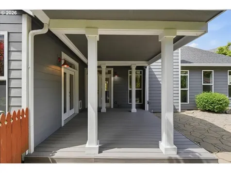 909 N 9th Way Ridgefield WA 98642