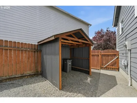 909 N 9th Way Ridgefield WA 98642