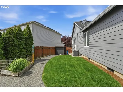 909 N 9th Way Ridgefield WA 98642