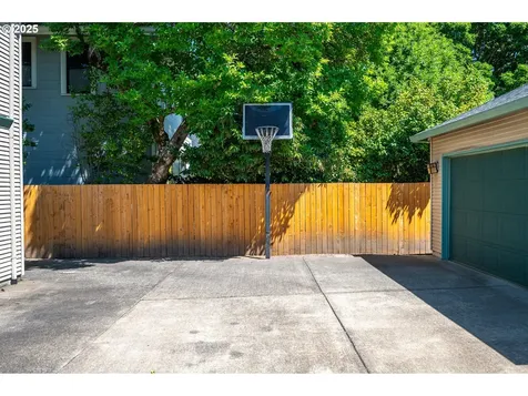 3942 SE Harrison Street Portland OR 97214