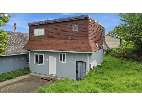 4716 4722 NE 108th Avenue Portland OR 97220