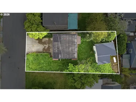 4716 4722 NE 108th Avenue Portland OR 97220